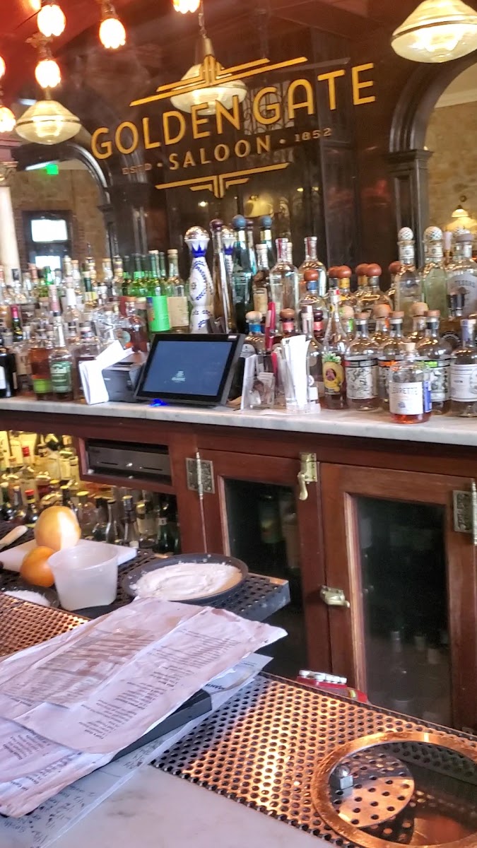Banner Golden Gate Saloon 02